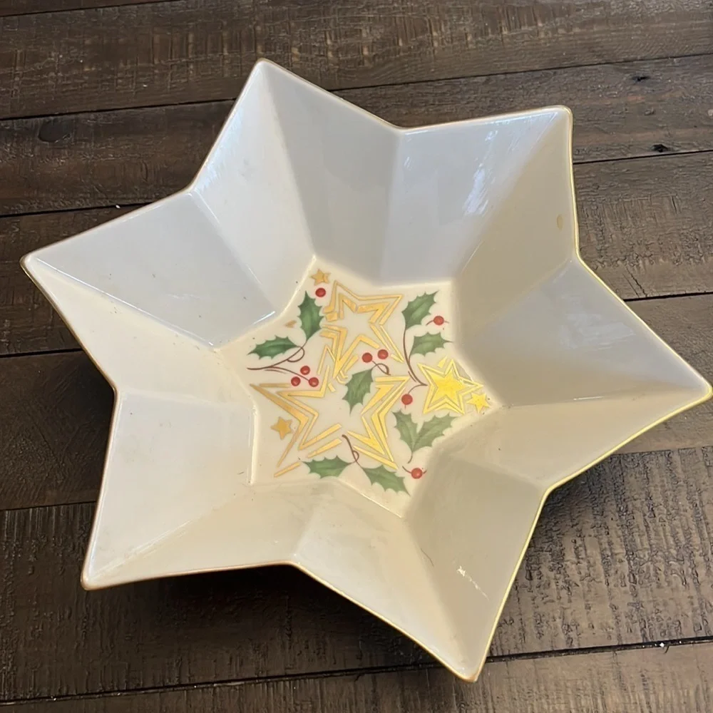 Lenox Christmas Holiday Brightest Star Candy Dish Holly & Berries